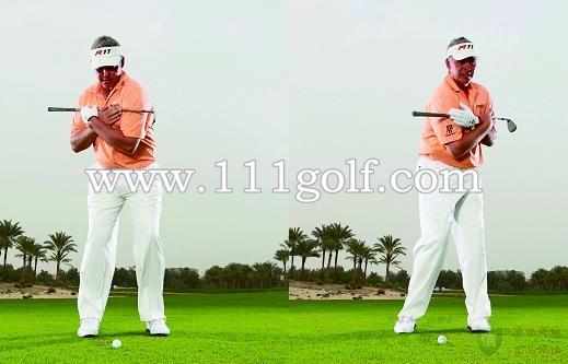 业余球友打起扑球时的动作