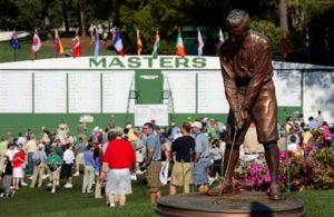 奥古斯塔波比-琼斯铜像

