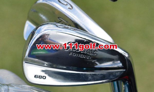 韦伯-辛普森使用铁杆